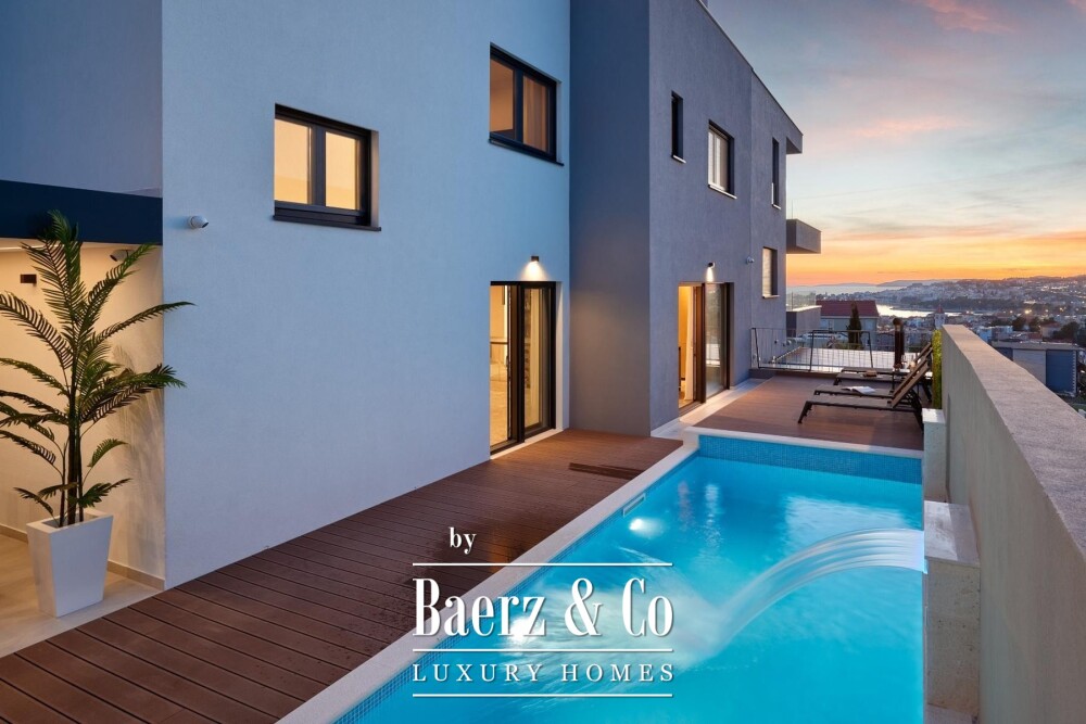 Split, Podstrana, modernly furnished villa in a gated community image