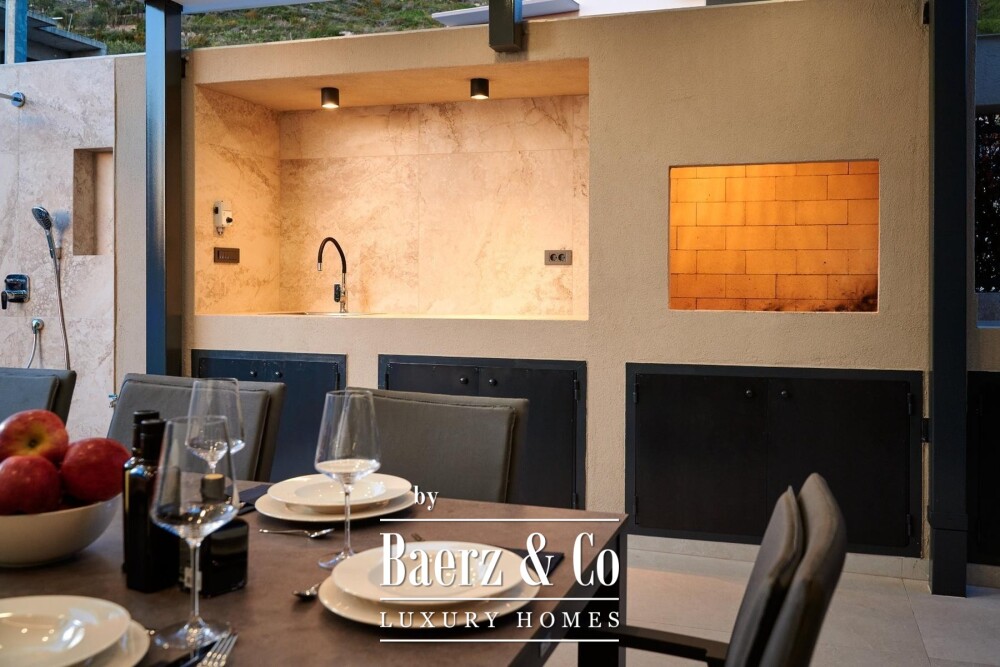 Split, Podstrana, modernly furnished villa in a gated community image