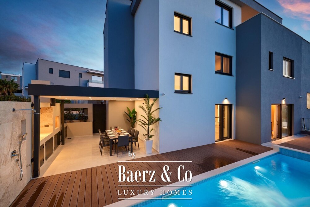 Split, Podstrana, modernly furnished villa in a gated community image