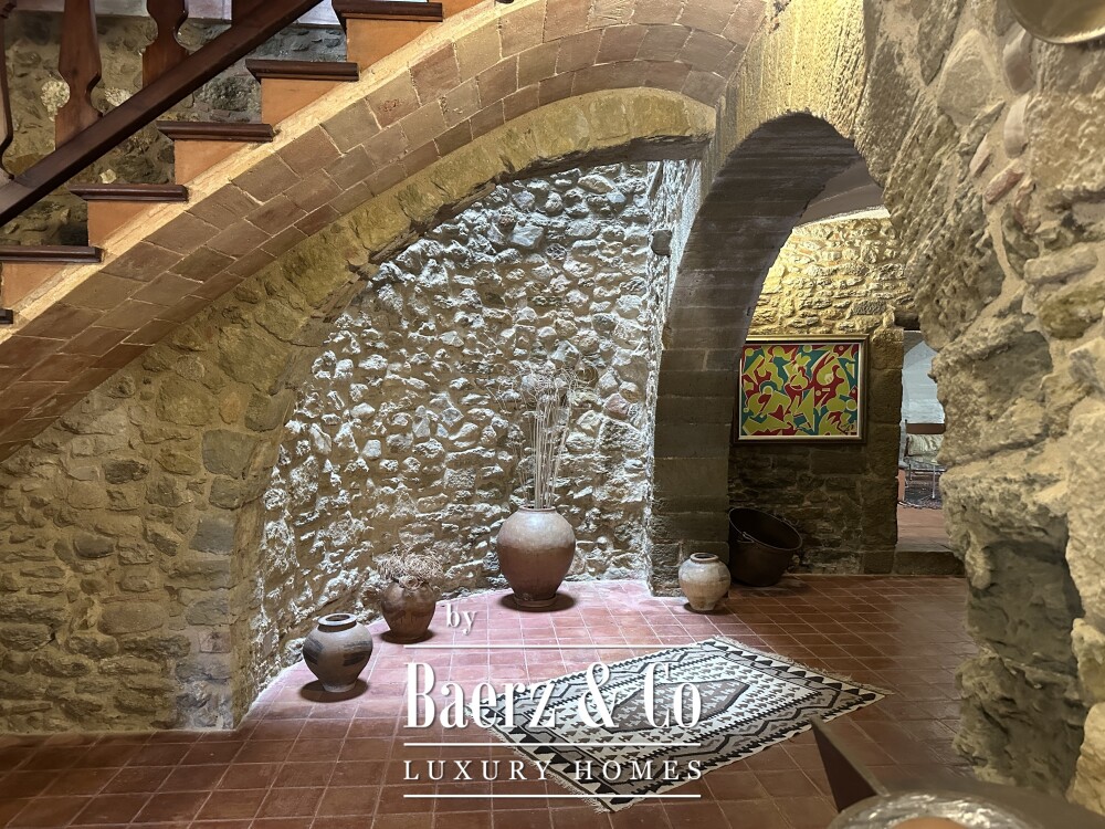Stone House in Monells image