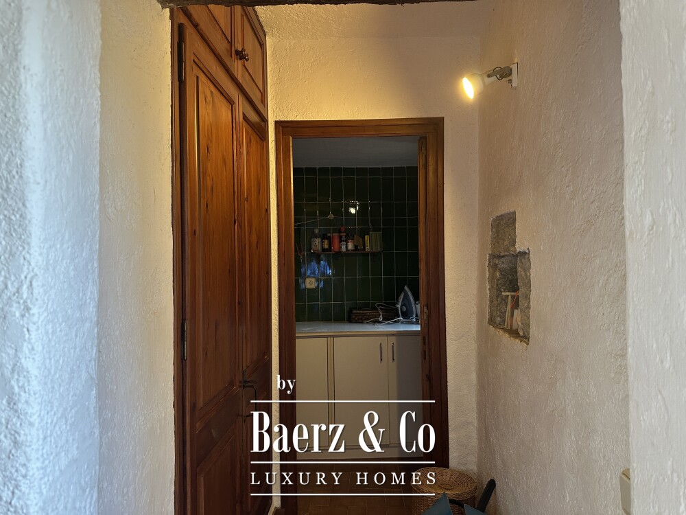 Stone House in Monells image