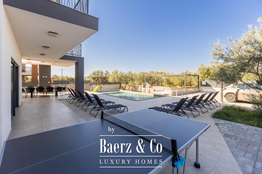 Istria, Galižana, spacious house with pool, large yard and sea view image
