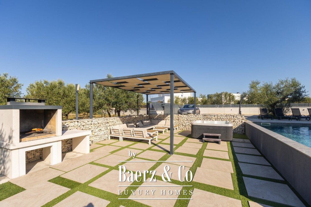 Istria, Galižana, spacious house with pool, large yard and sea view image