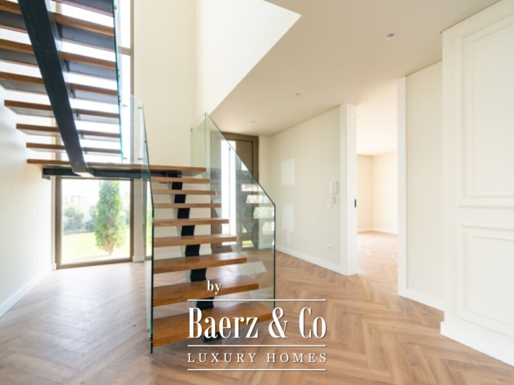 Brand-New Contemporary Villa in São João das Lampas, Close to the Beach image