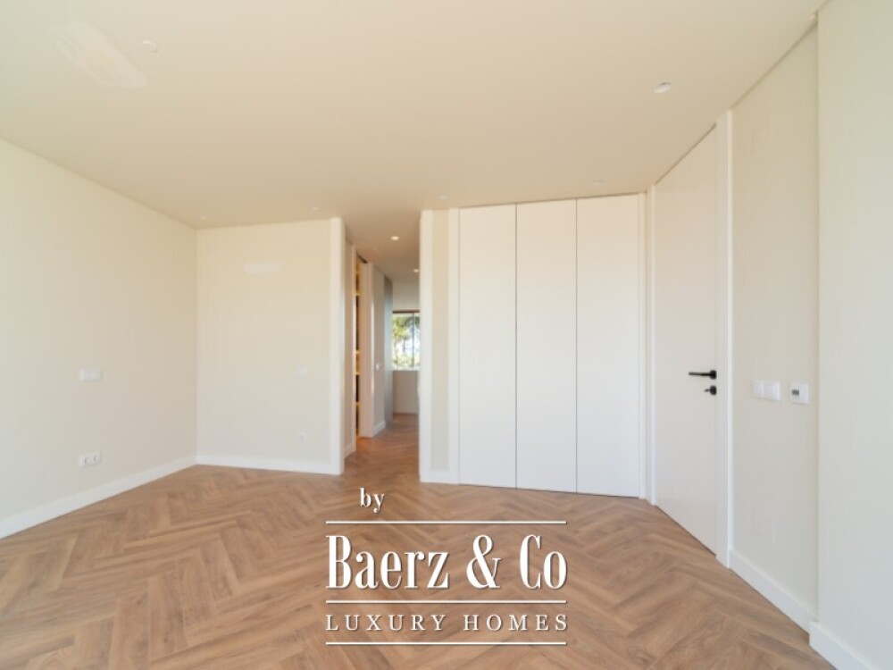 Brand-New Contemporary Villa in São João das Lampas, Close to the Beach image