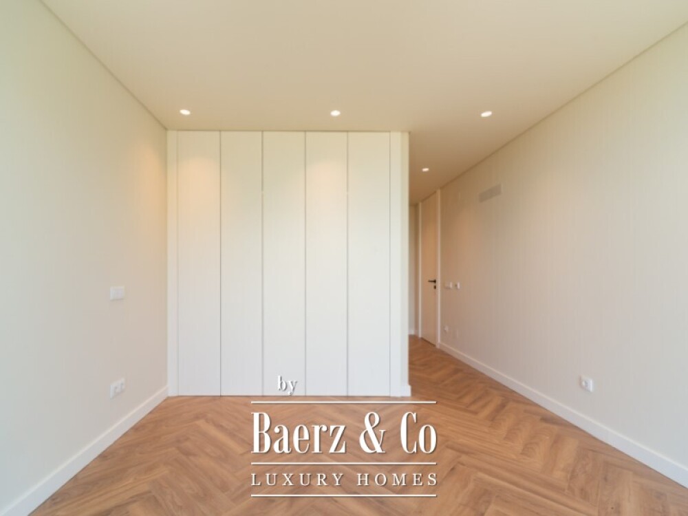 Brand-New Contemporary Villa in São João das Lampas, Close to the Beach image