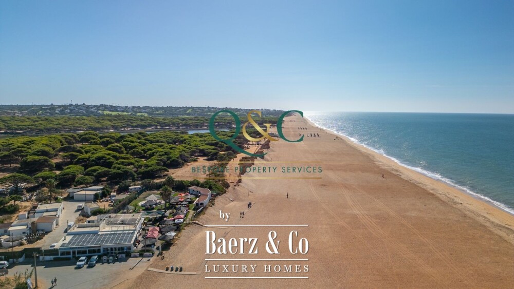 Beautiful luxury home in Quarteira, Centro image
