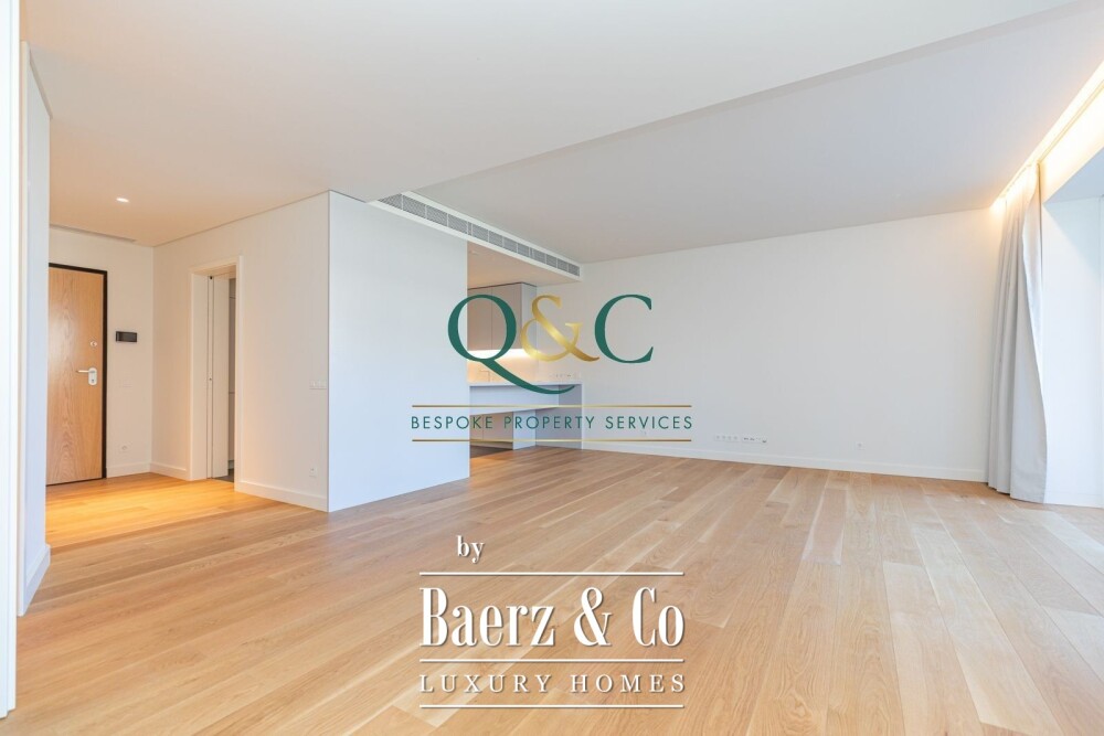 Beautiful luxury home in Quarteira, Centro image