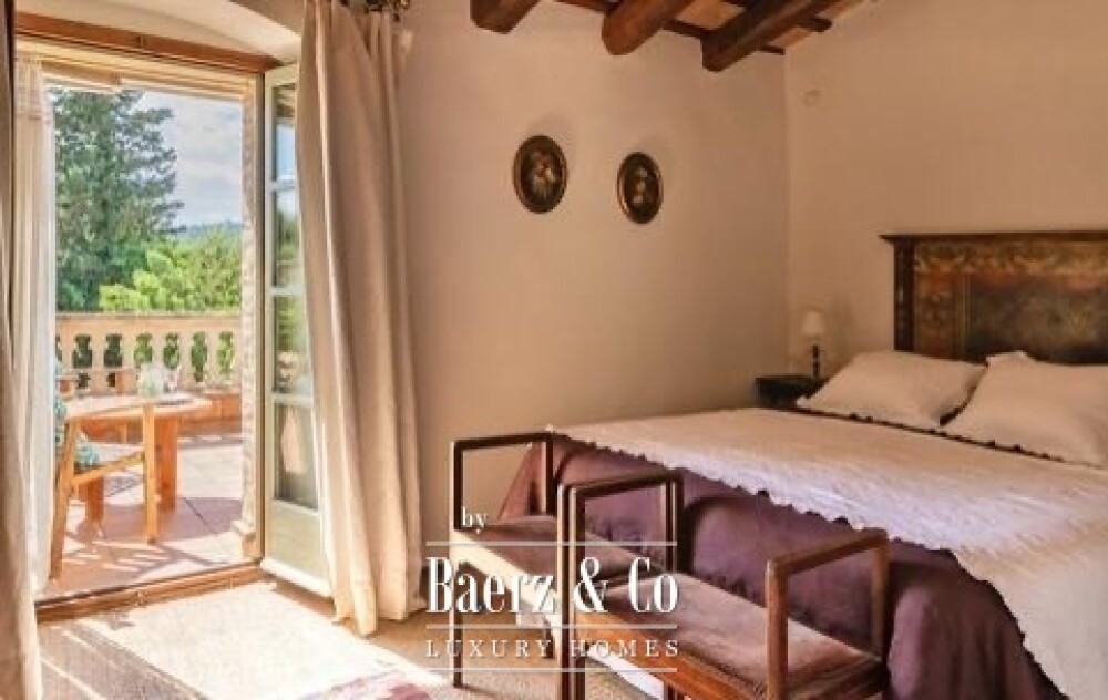 Historic Palace with Hotel Licence in Monells image
