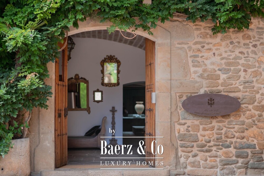 Historic Palace with Hotel Licence in Monells image