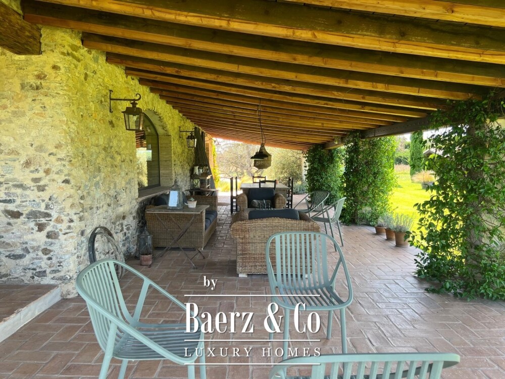 Exclusive House with Garden and Swimming Pool in Torrent image