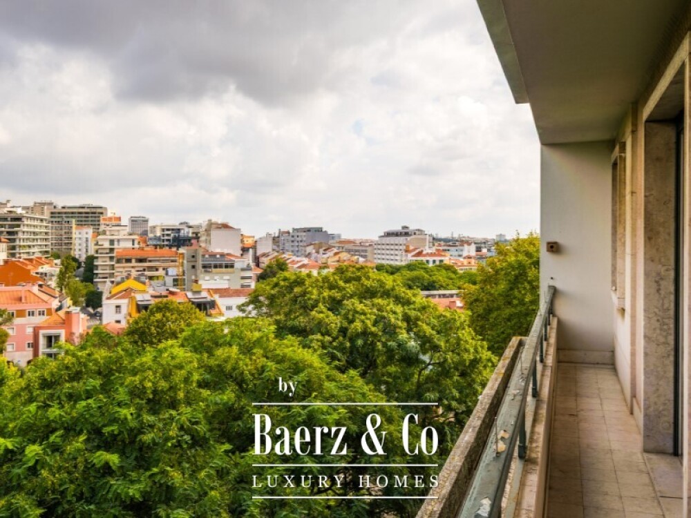 3 bedroom flat, with natural light and unobstructed views in Amoreiras image