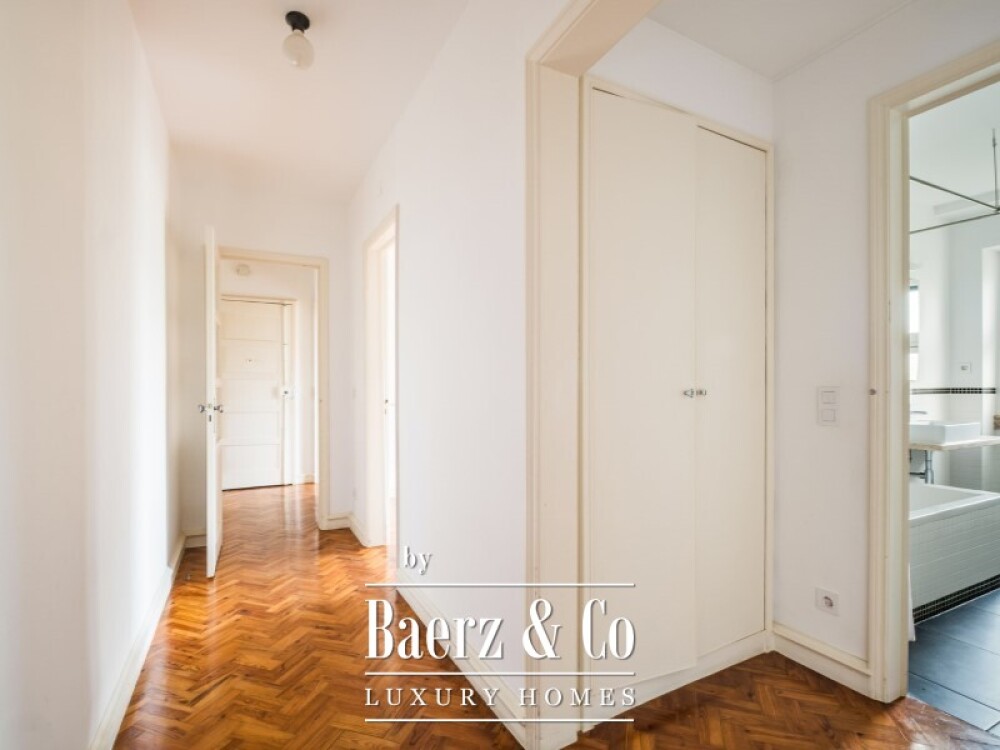 3 bedroom flat, with natural light and unobstructed views in Amoreiras image