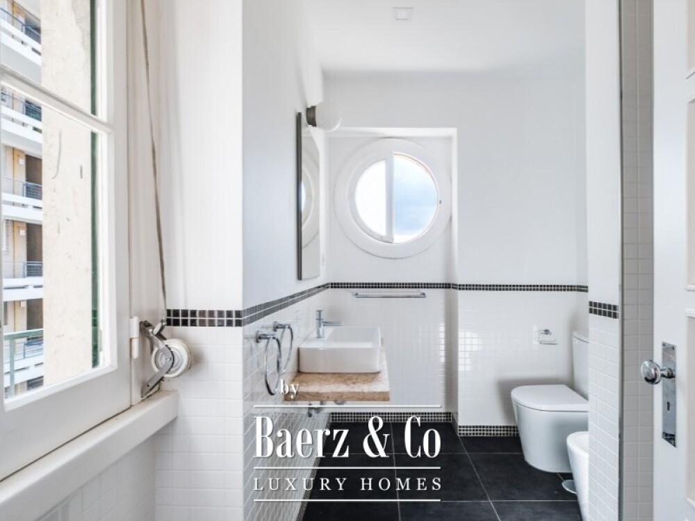 3 bedroom flat, with natural light and unobstructed views in Amoreiras image