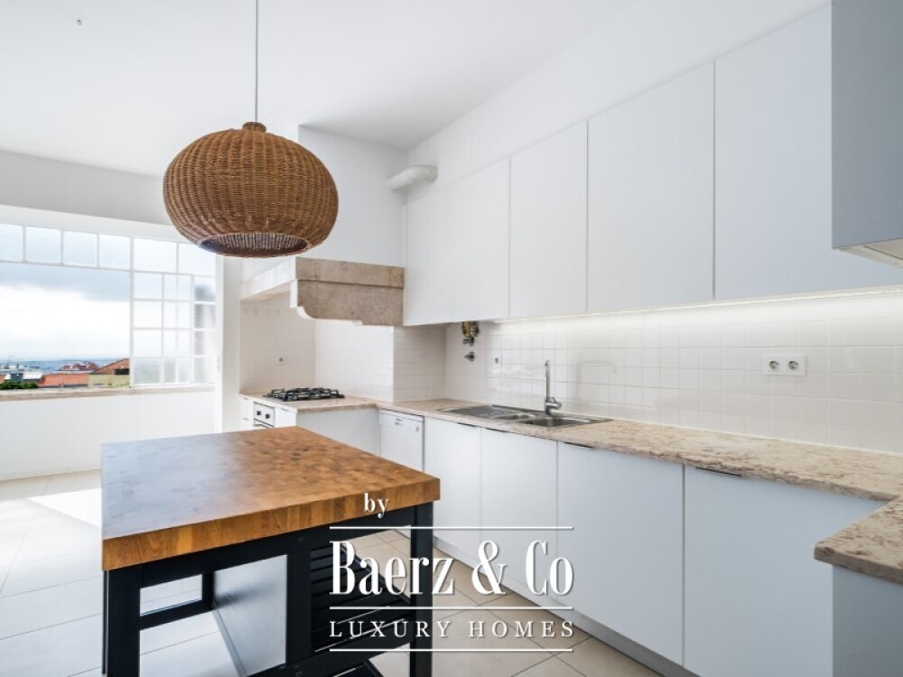 3 bedroom flat, with natural light and unobstructed views in Amoreiras image