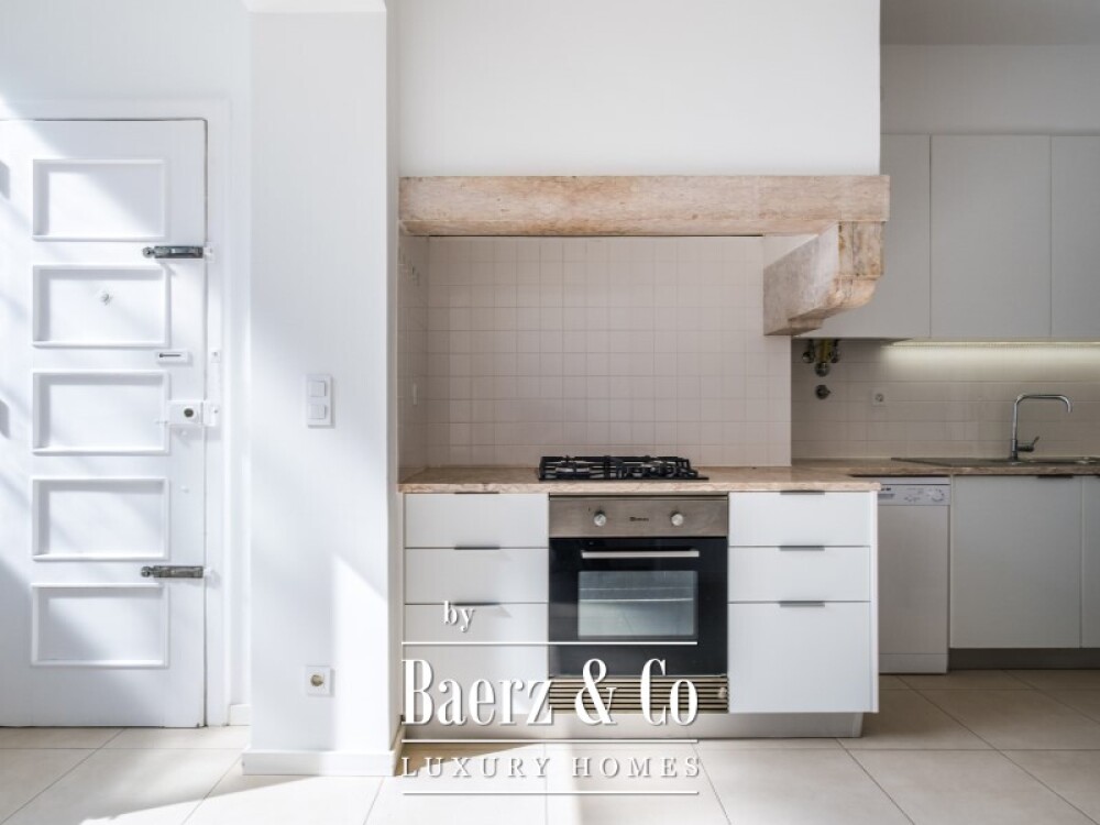3 bedroom flat, with natural light and unobstructed views in Amoreiras image