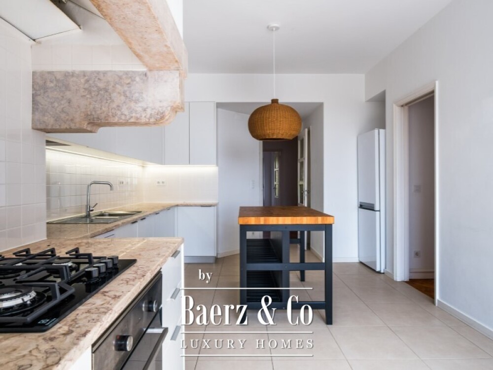 3 bedroom flat, with natural light and unobstructed views in Amoreiras image
