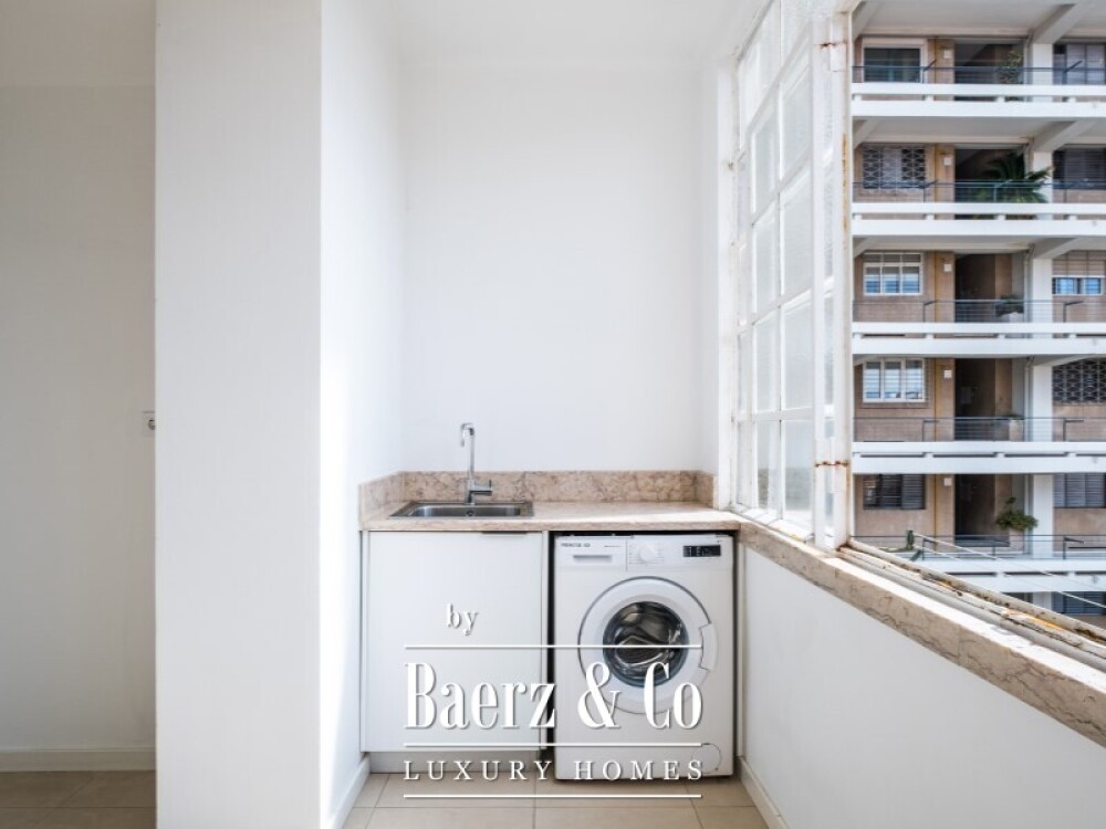 3 bedroom flat, with natural light and unobstructed views in Amoreiras image