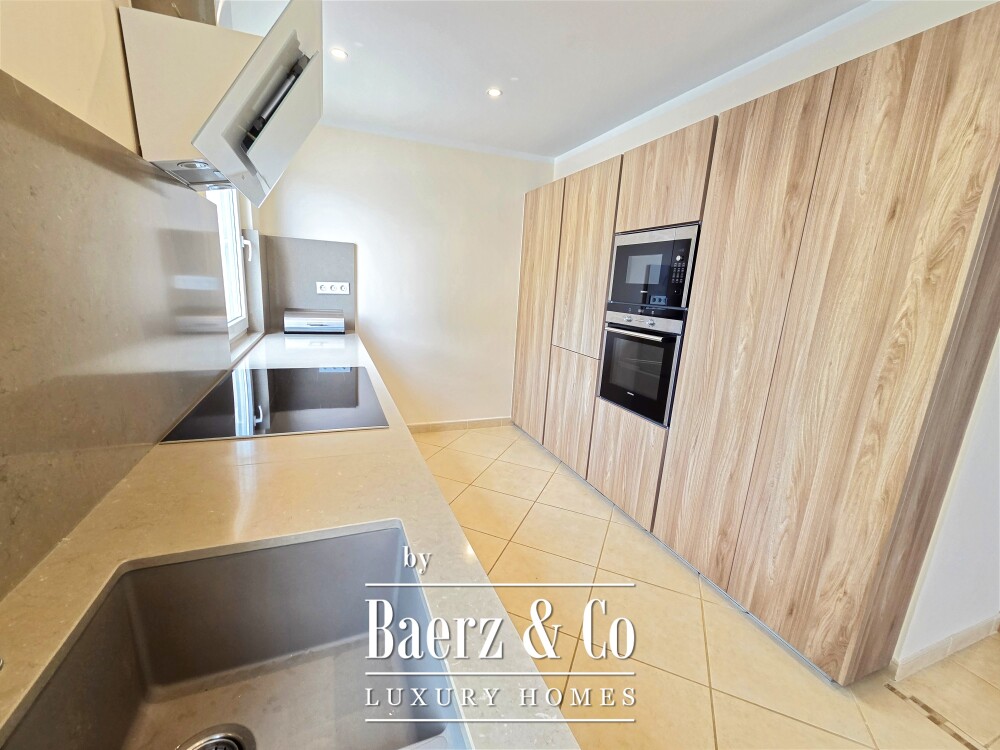 Exclusive villa situated in prestigious residential area Tenerife image