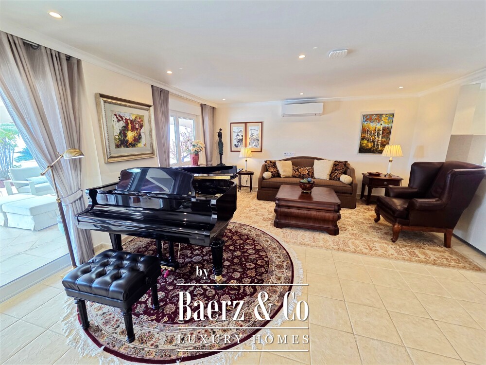 Exclusive villa situated in prestigious residential area Tenerife image