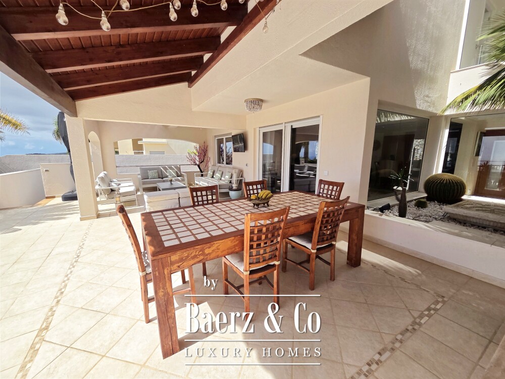 Exclusive villa situated in prestigious residential area Tenerife image