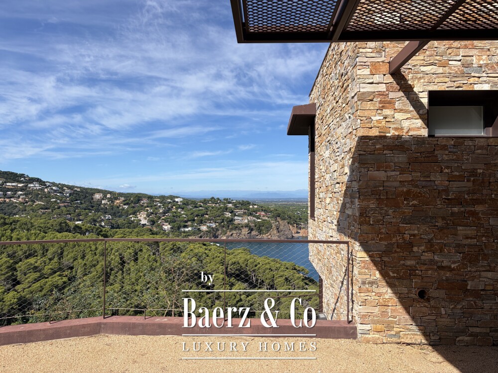 Sea-view property near Sa Riera, Begur image