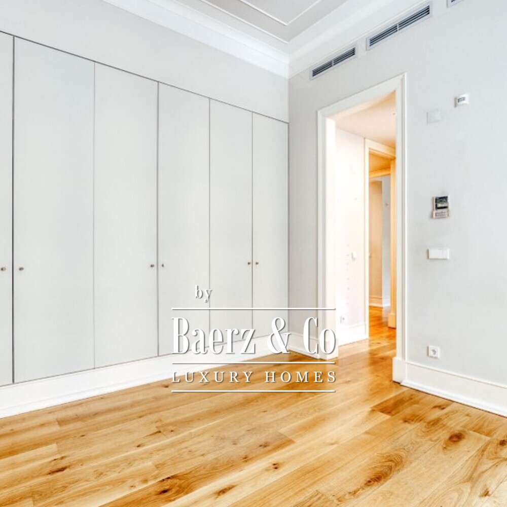 Luxury 2 bedroom with 140sqm garden and garage in Lisbon image