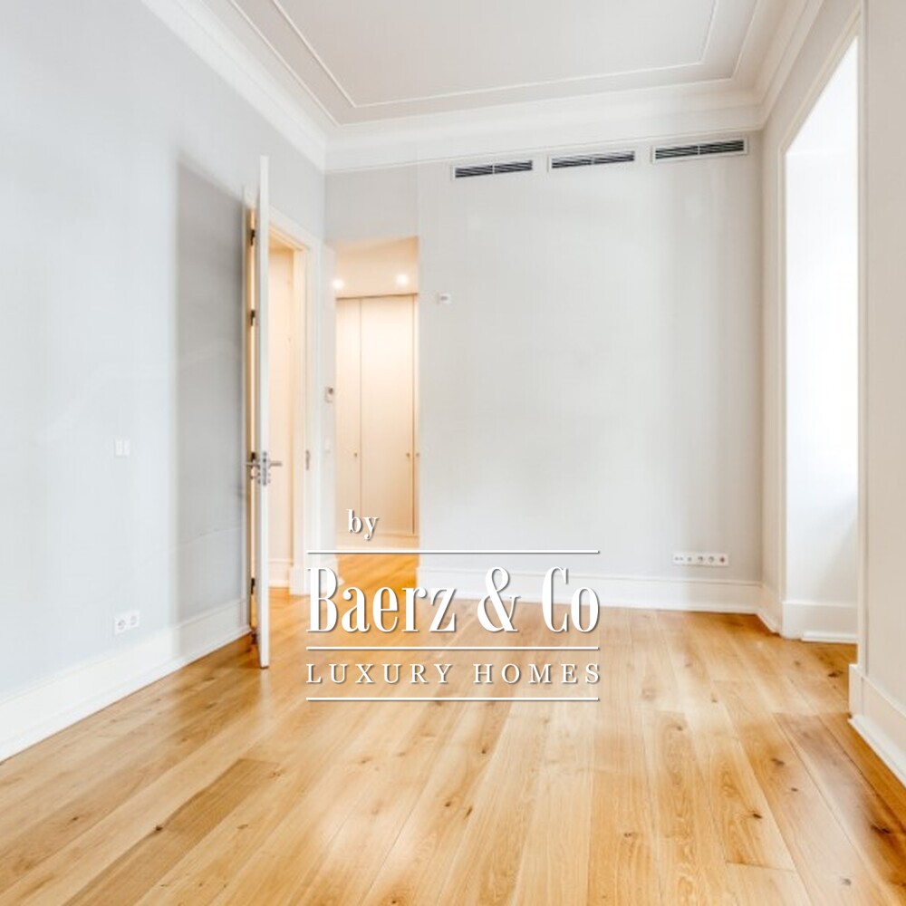 Luxury 2 bedroom with 140sqm garden and garage in Lisbon image