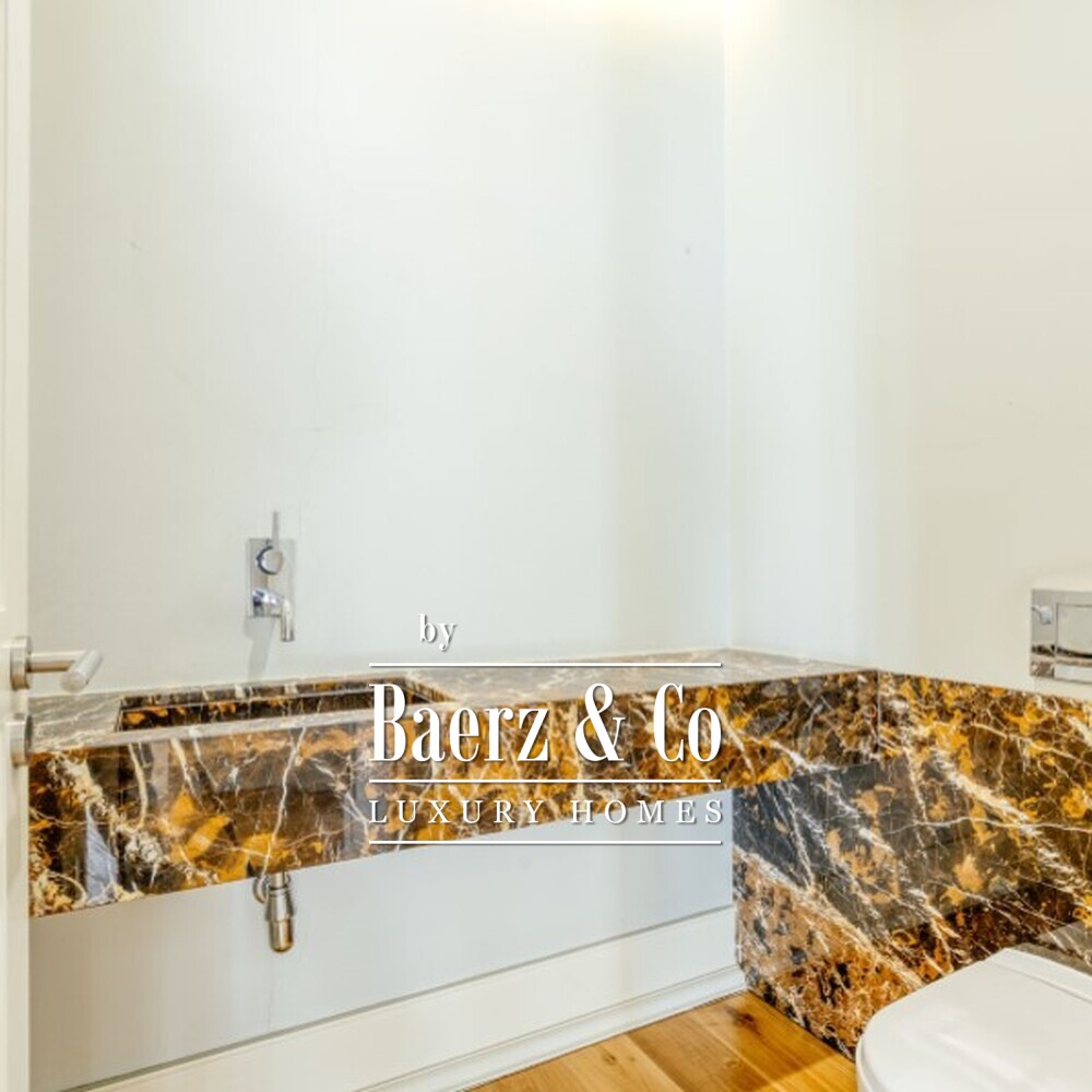Luxury 2 bedroom with 140sqm garden and garage in Lisbon image