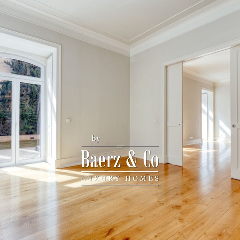 Luxury 2 bedroom with 140sqm garden and garage in Lisbon image