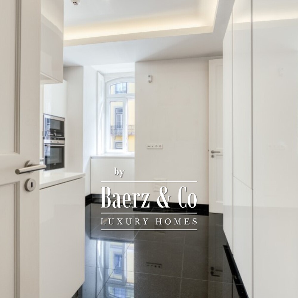 Luxury 2 bedroom with 140sqm garden and garage in Lisbon image