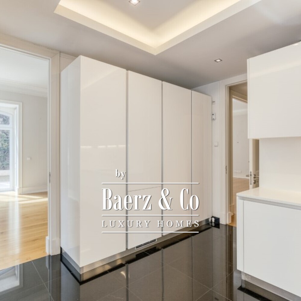 Luxury 2 bedroom with 140sqm garden and garage in Lisbon image