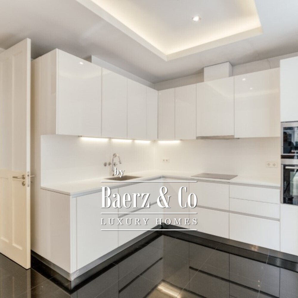 Luxury 2 bedroom with 140sqm garden and garage in Lisbon image