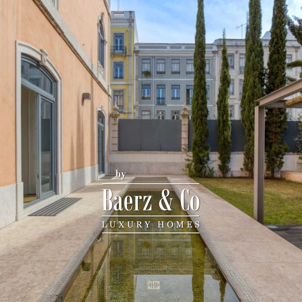 Luxury 2 bedroom with 140sqm garden and garage in Lisbon image