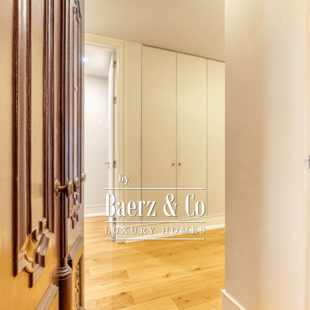 Luxury 2 bedroom with 140sqm garden and garage in Lisbon image
