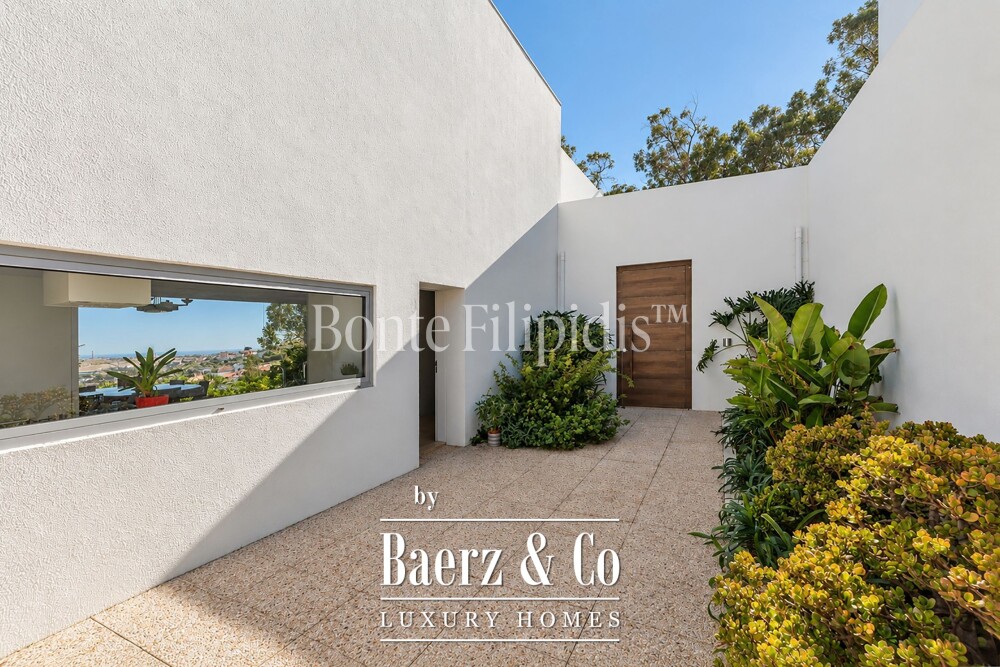 Beautiful luxury home in Rio de Mouro, Albarraque image