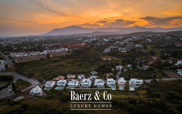 photo 38 Villas - El Paraiso - Benahavis - Ref: 8018