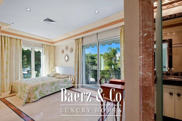 photo 20 Magnificent property close to the sea in Cap D'Antibes.