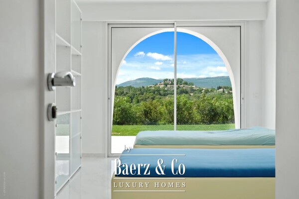 photo 23 Villa with view on Castelleras Castle