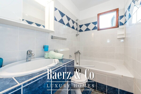 photo 8 Šibenik, Grebaštica, house with apartments second row from the sea