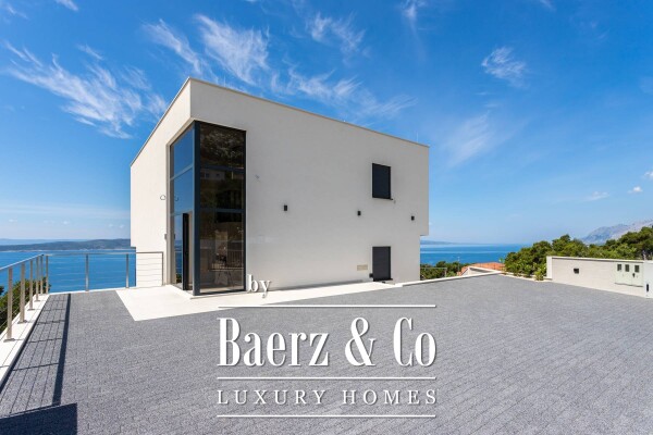 photo 6 Brela, an imposing villa with a panoramic view