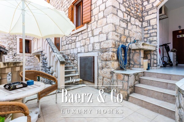 photo 23 The island of Brač, a stone house with a restaurant in a prime location