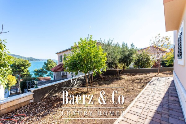 photo 7 Marina, house with 6 apartments with a beautiful view of the sea