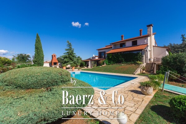 photo 5 Pula, Veli Vrh, wonderful villa plus 4 separated apartments and a pool