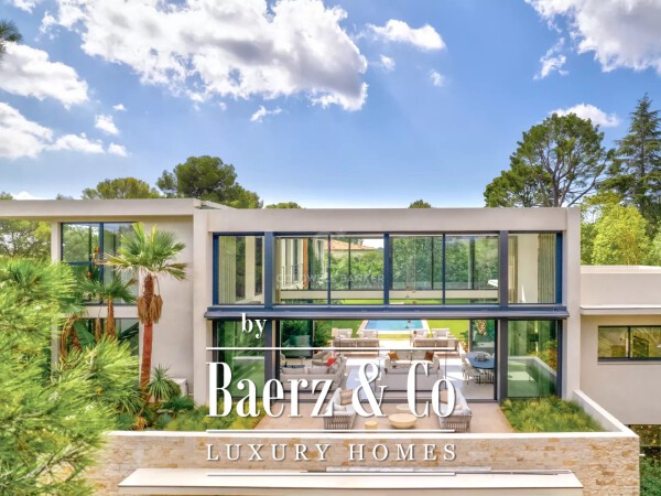 photo 2 STUNNING NEW VILLA - SECURE GATED ESTATE