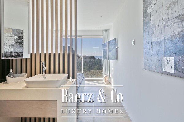 photo 13 Modern villa with privacy overlooking the Mediterranean