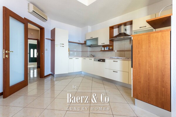 photo 17 Omiš, apartment house near the beach