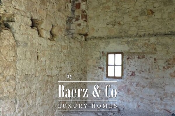 photo 7 Rovinj, impressive stone house on land plot 138.800 m2