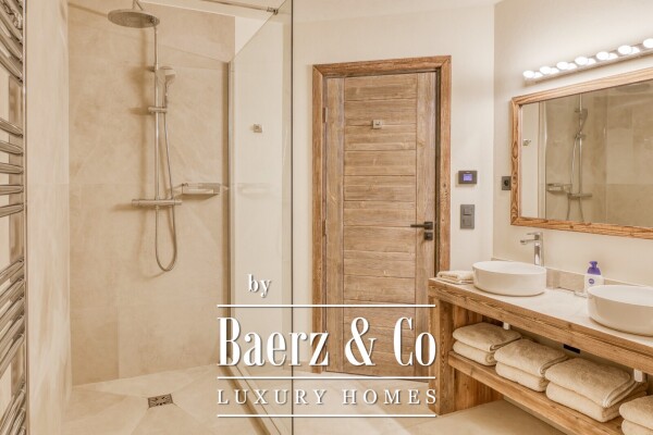 photo 5 4-BEDROOM APARTMENT - ON THE SNOW FRONT