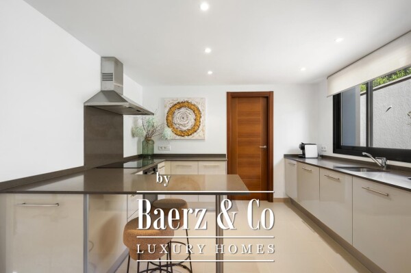 photo 12 Mediterranean Luxury: ample space and serene views in Camp de Mar